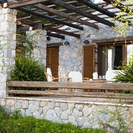 Villa Evia Island Seafront Villa *